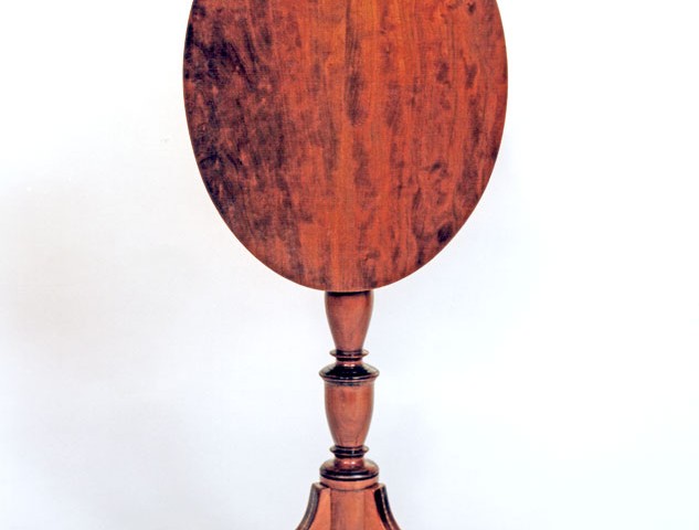 Hepplewhite Cherry Oval Tilt Top Candle Stand